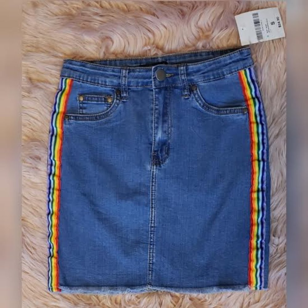 NWOT FOREVER 21 DENIM MINI SKIRT